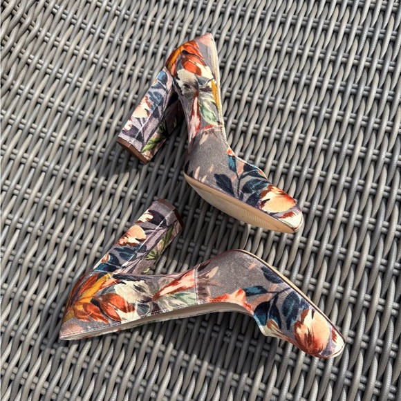 Nine West Floral Pumps - Size 7.5 - Picture 8 of 15